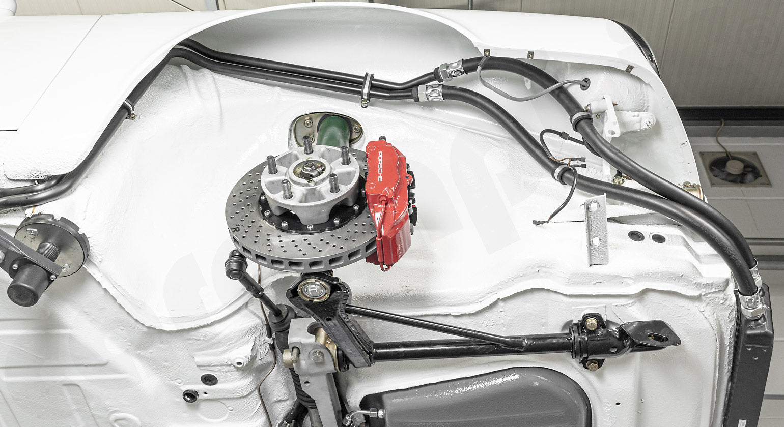 CSF #R1120020700 CARGRAPHIC Porsche 911 3.2l Carrera RSR Style Centre-Mounted Oil Cooler Kit