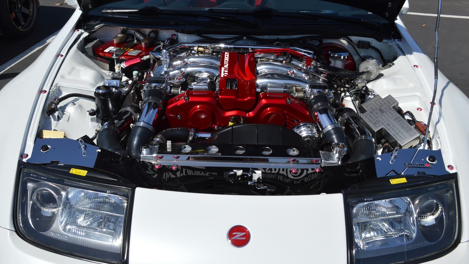 This Z32 was in pristine condition with a perfect engine bay. 